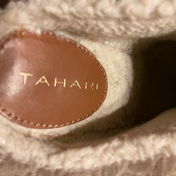 Tahari slip on wedges - camel brown color sz 7 - Picture 7 of 7